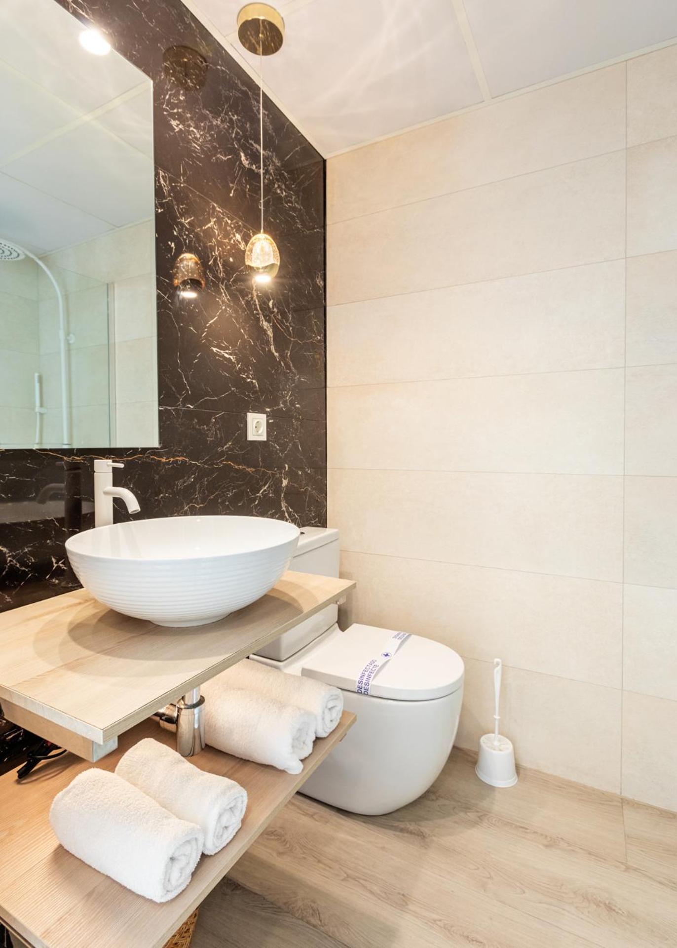 Hostal Plaza Boutique (Adults Only) Сарагоса Экстерьер фото
